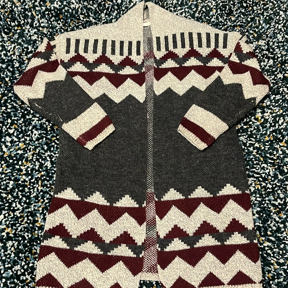 Debut Gray and Burgundy Chevron Cardigan